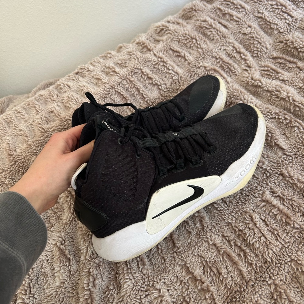 Men’s Nike hyperdunks